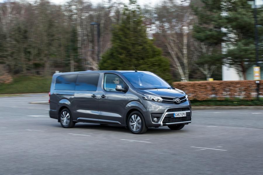  Toyota ProAce Verso VIP 2018 года  (UK) (фото 1 из 30)